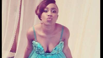 La cantante Adokiye Kyrian de 23 años asegura que ofrece su virginidad porque no puede ver como sufren estas niñas.